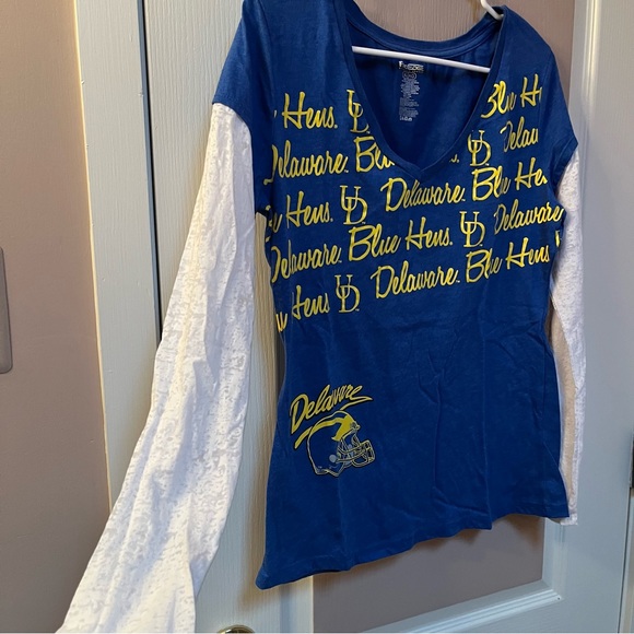 University of Delaware Blue Hens V-Neck Long Sleeve - Picture 4 of 4